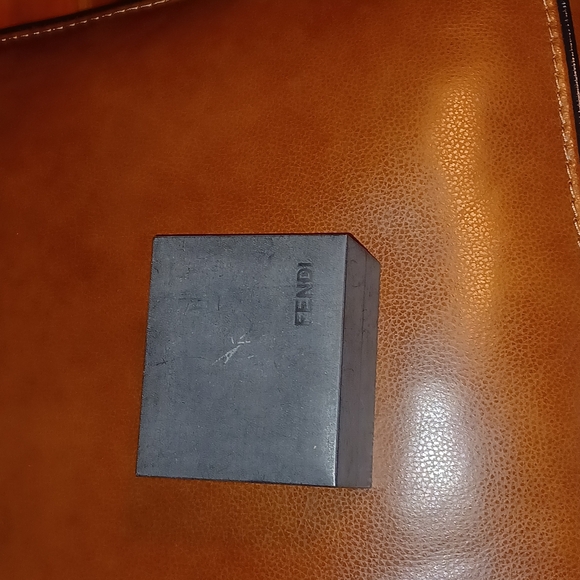 Fendi 5500L Dual Face Watch - Picture 9 of 9